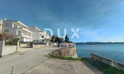 Trosoban stan, Šibenik, Brodarica, prodaja, 375000 €, 93 m2