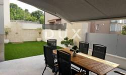 Trosoban stan, Omišalj, Njivice, prodaja, 430000 €, 72 m2