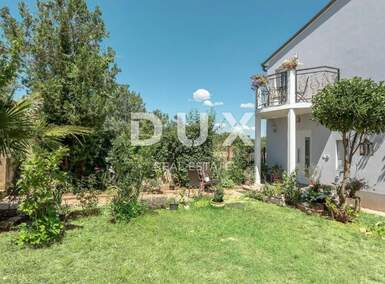 Kuca, Pula, Valdebek, prodaja, 720000 €, 360 m2