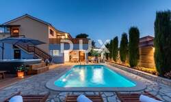 Kuca, Marčana, Loborika, prodaja, 750000 €, 320 m2