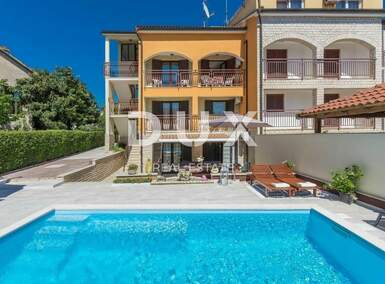 Kuca, Poreč, prodaja, 648000 €, 330 m2