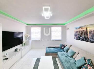 Dvosoban stan, Poreč, prodaja, 315000 €, 49 m2