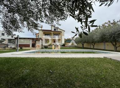 Kuca, Umag, prodaja, 750000 €, 540 m2