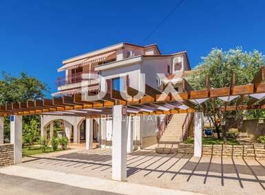 Kuca, Krk, prodaja, 623000 €, 282 m2