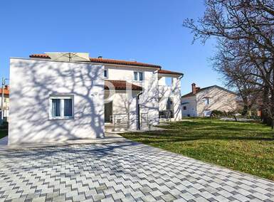 Kuca, Ližnjan, prodaja, 900000 €, 390 m2