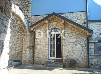 Kuca, Medulin, Banjole, prodaja, 592000 €, 300 m2