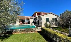 Kuca, Poreč, prodaja, 810000 €, 168 m2