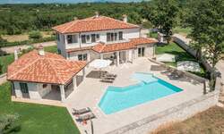 Kuca, Tinjan, prodaja, 1600000 €, 356 m2