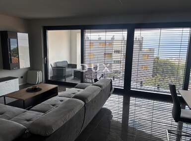 Trosoban stan, Rijeka, Krimeja, najam, 2000 €, 118 m2