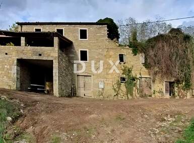 Kuca, Motovun, prodaja, 135000 €, 300 m2