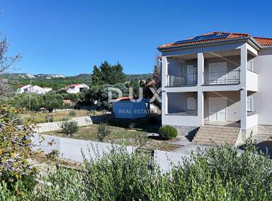 Kuca, Rab, Barbat na Rabu, prodaja, 600000 €, 214 m2