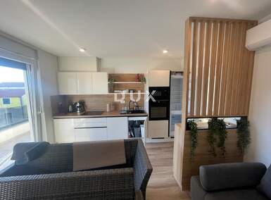 Trosoban stan, Medulin, prodaja, 248000 €, 74 m2