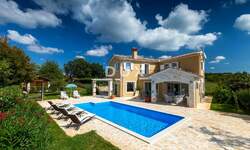 Kuca, Sveti Lovreč, prodaja, 690000 €, 236 m2