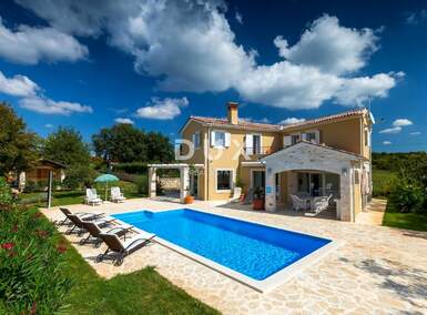 Kuca, Sveti Lovreč, prodaja, 690000 €, 236 m2