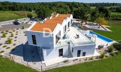 Kuca, Višnjan, prodaja, 1200000 €, 454 m2