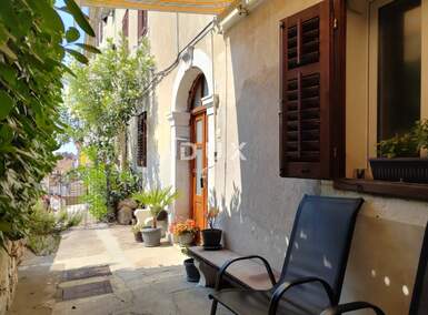 Cetvorosoban stan, Opatija, Volosko, prodaja, 410000 €, 87 m2