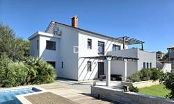 Kuca, Pula, Monteserpo - Komunal, prodaja, 770000 €, 250 m2