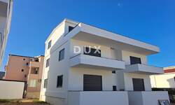 Trosoban stan, Pag, prodaja, 350000 €, 93 m2