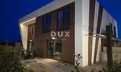 Trosoban stan, Nin, prodaja, 405000 €, 109 m2