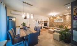 Trosoban stan, Medulin, prodaja, 244000 €, 61 m2