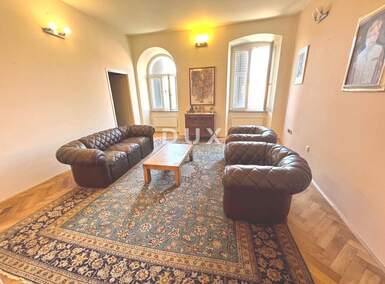 Cetvorosoban stan, Pula, Centar, prodaja, 270000 €, 89 m2