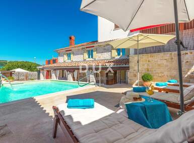 Kuca, Buje, Plovanija, prodaja, 790000 €, 597 m2