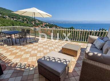 Trosoban stan, Opatija, Ičići, najam, 1700 €, 101 m2