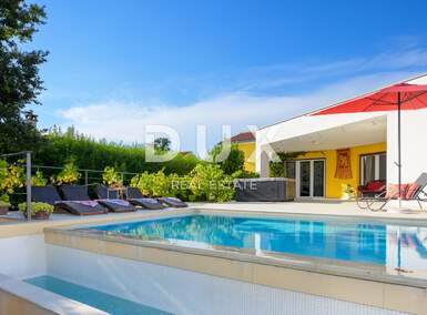 Kuca, Svetvinčenat, prodaja, 570000 €, 180 m2