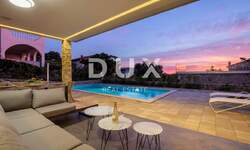 Kuca, Novalja, Lun, prodaja, 880000 €, 240 m2