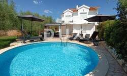 Kuca, Krk, Brzac, prodaja, 570000 €, 200 m2