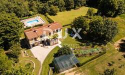 Kuca, Pićan, prodaja, 650000 €, 155 m2