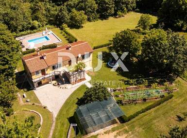 Kuca, Pićan, prodaja, 650000 €, 155 m2