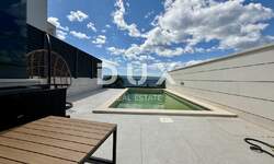 Trosoban stan, Crikvenica, prodaja, 560000 €, 189 m2