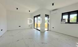 Trosoban stan, Pula, Štinjan, prodaja, 300000 €, 71 m2