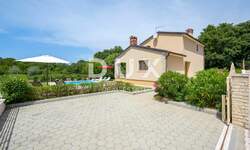 Kuca, Sveti Lovreč, prodaja, 450000 €, 140 m2