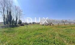 Zemljiste, Poreč, prodaja, 167000 €, 918 m2