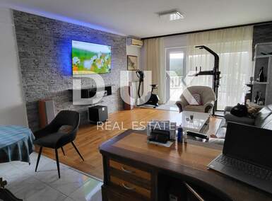 Cetvorosoban stan, Rab, Kampor, prodaja, 380000 €, 99 m2