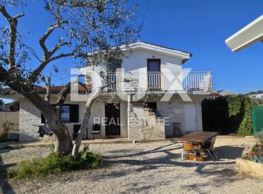 Kuca, Umag, prodaja, 640000 €, 200 m2