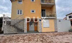 Kuca, Šibenik, Bilice, prodaja, 571000 €, 306 m2