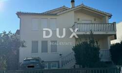 Kuca, Vodice, prodaja, 550000 €, 370 m2