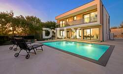 Kuca, Svetvinčenat, prodaja, 705500 €, 200 m2