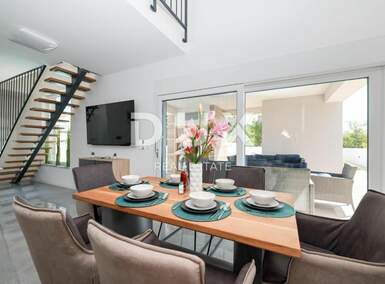 Kuca, Nin, prodaja, 550000 €, 157 m2