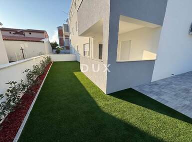 Trosoban stan, Vir, prodaja, 185000 €, 62 m2