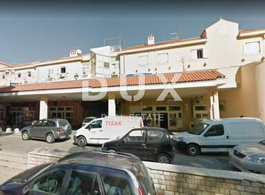 Poslovni prostor, Rab, Palit, najam, 1650 €, 84 m2