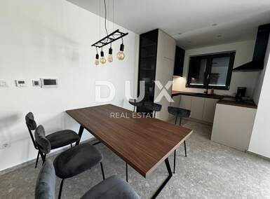 Cetvorosoban stan, Poreč, prodaja, 390000 €, 100 m2