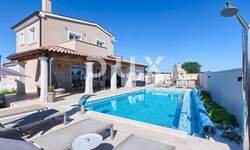 Kuca, Ližnjan, prodaja, 675000 €, 175 m2