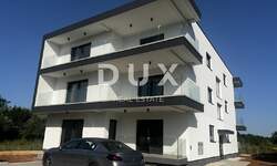 Trosoban stan, Privlaka, prodaja, 320000 €, 100 m2