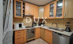 Trosoban stan, Pula, Valdebek, prodaja, 195000 €, 64 m2