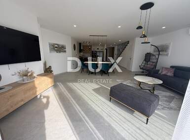 Kuca, Opatija, Pobri, najam, 3200 €, 214 m2