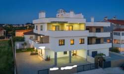 Kuca, Pula, Kaštanjer, prodaja, 1250000 €, 457 m2